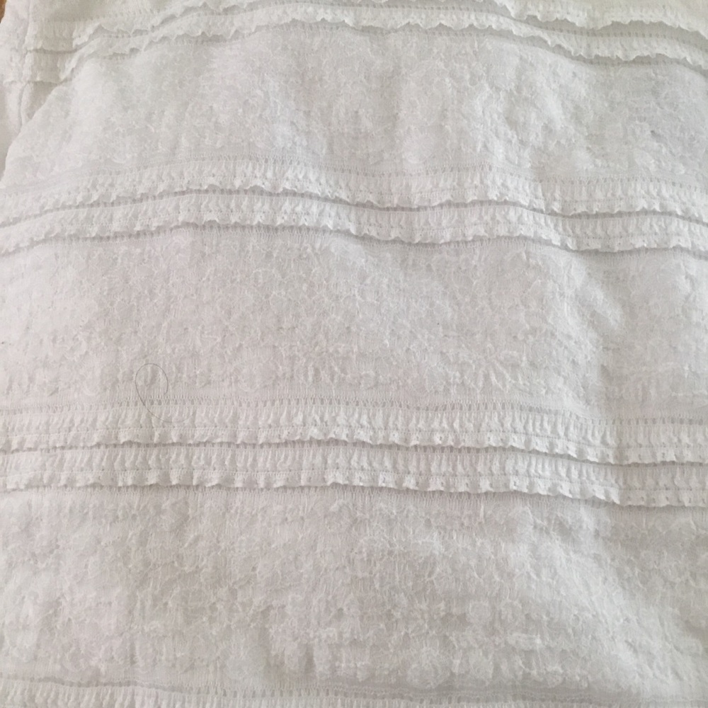Beautiful white skirt. Saks 5th Avenue black label - Picture 4 of 6